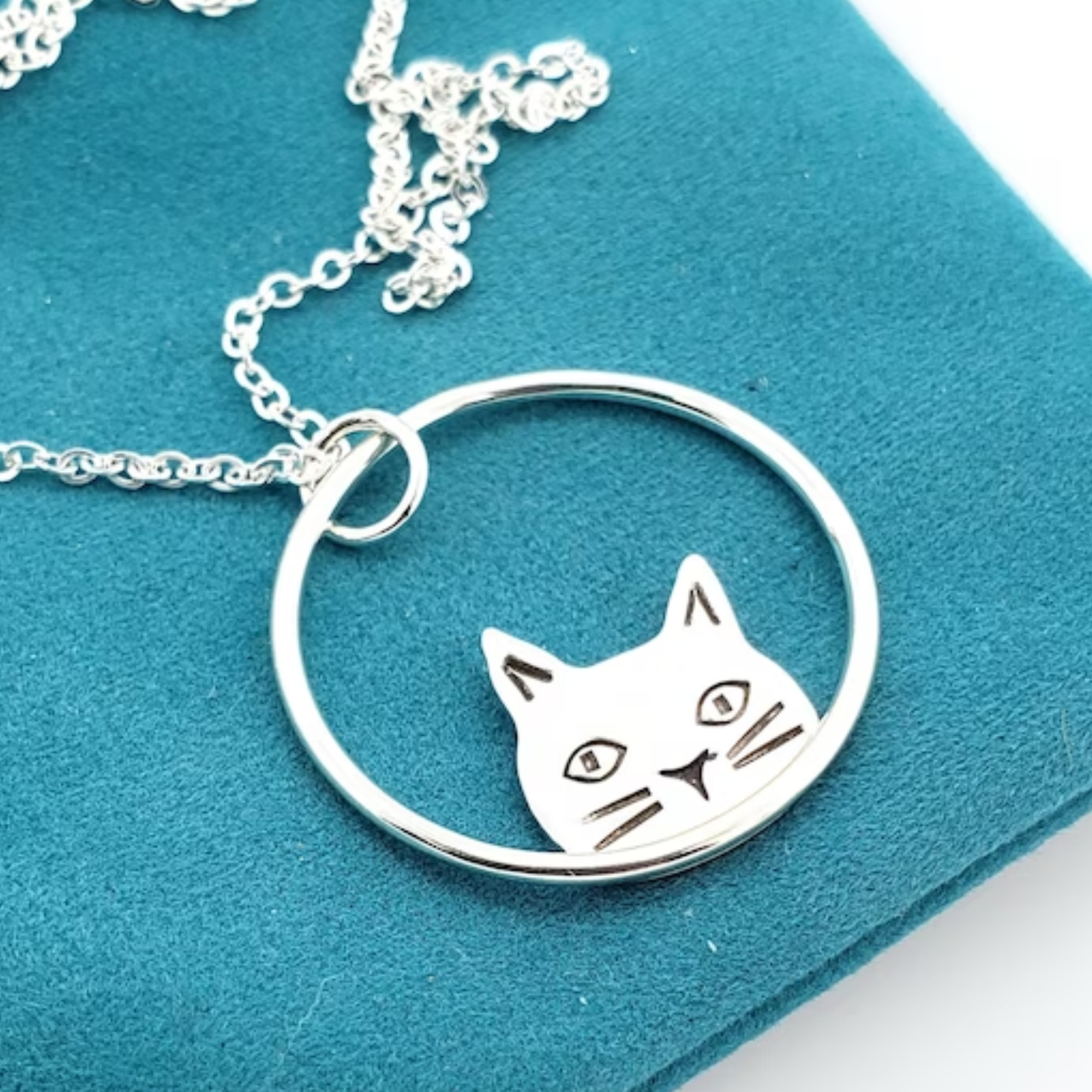 Cat necklace for sales cats