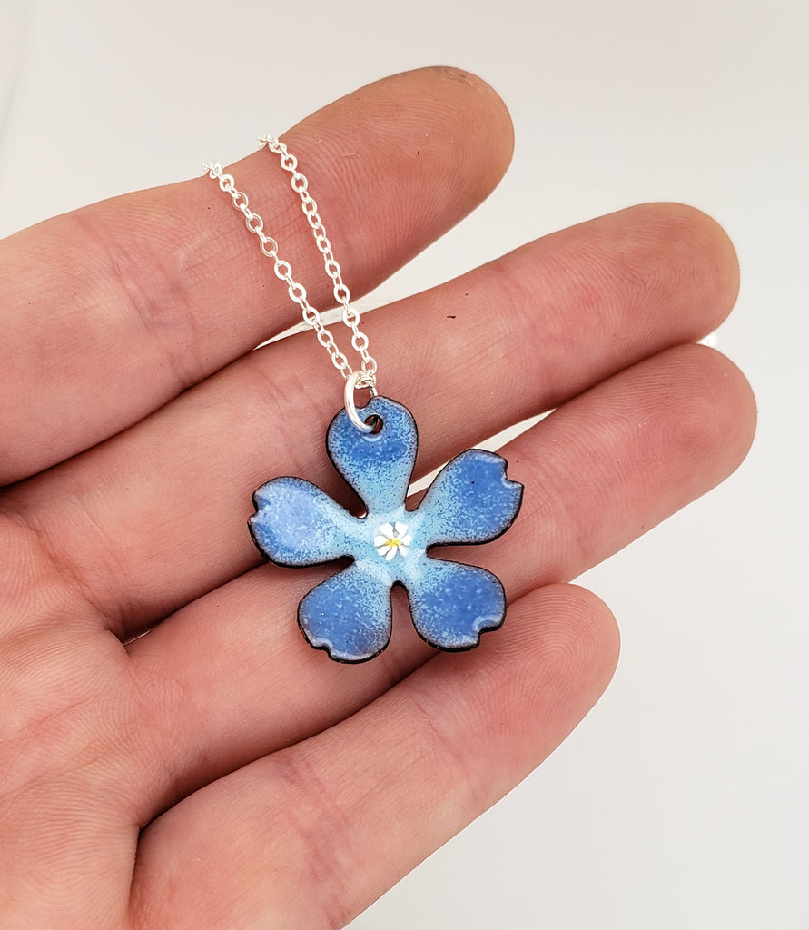 blue and purple flower necklace
