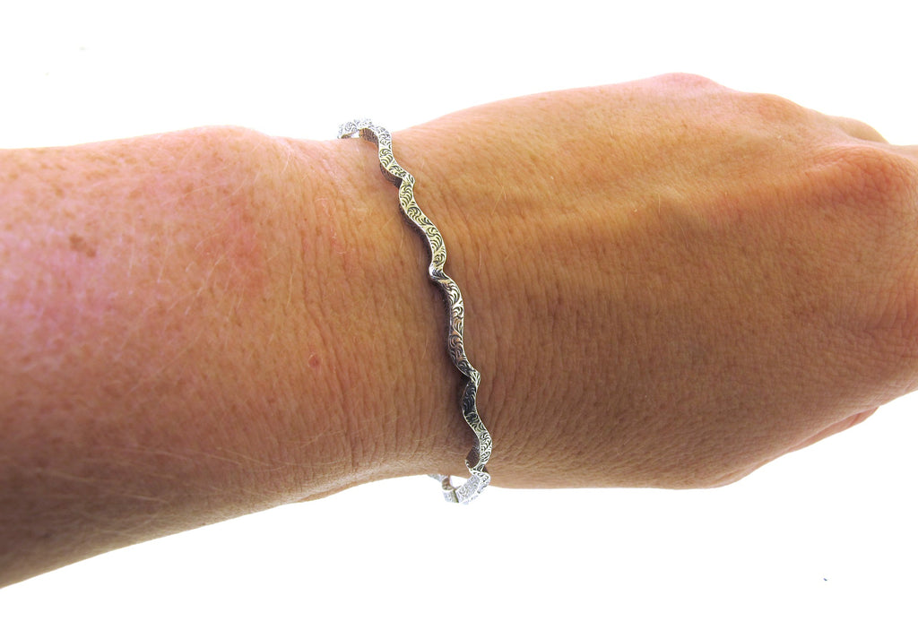 patterned wire silver bangle