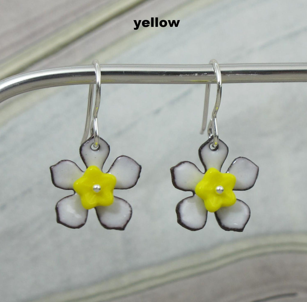 yellow daisy flower earrings